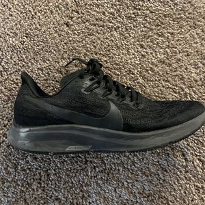 Black Nike Zoom Pegasus